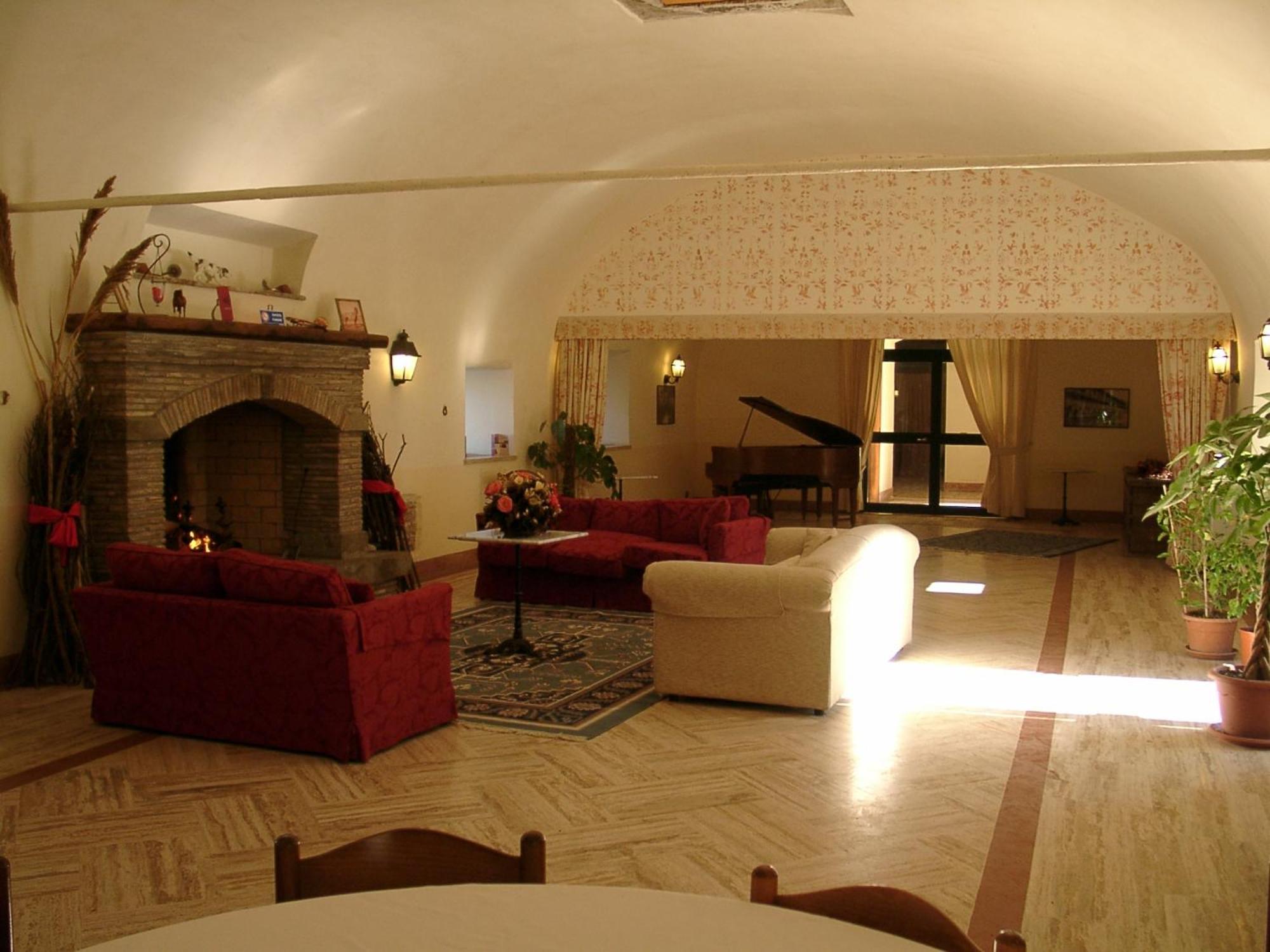 Agriturismo Pantano Borghese Monte Compatri ภายนอก รูปภาพ